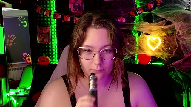 DjennaPalme online show from October 21, 8:04 am