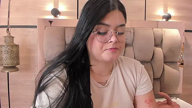 im mou  online show from December 19, 1:07 pm