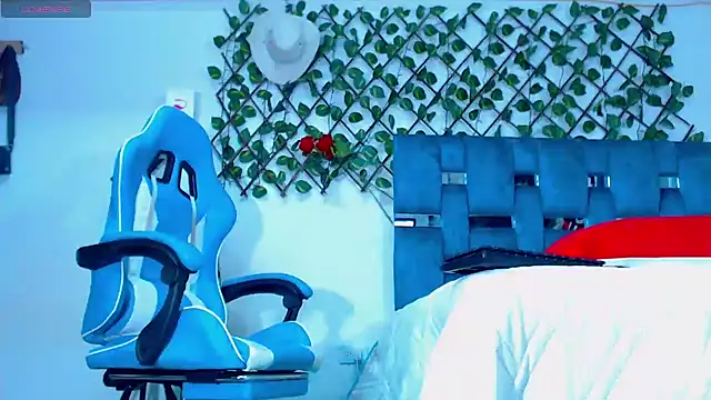 Snapshot of Hakim_prettynigg chatting on December 1, 4:29 pm Hakim prettynigg online show from December 1, 4:29 pm