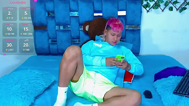 Snapshot of Hakim_prettynigg chatting on January 5, 6:24 pm Hakim prettynigg online show from January 5, 6:24 pm