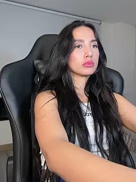 EvaMoet online show from December 17, 6:24 am