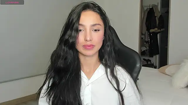 EvaMoet online show from March 14, 6:53 am