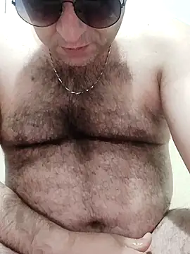 Snapshot of fraud705 chatting on December 1, 1:10 am fraud705 online show from December 1, 1:10 am