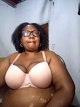 Snapshot of YELLOW_BONE chatting on October 24, 8:49 pm YELLOW BONE online show from October 24, 8:49 pm