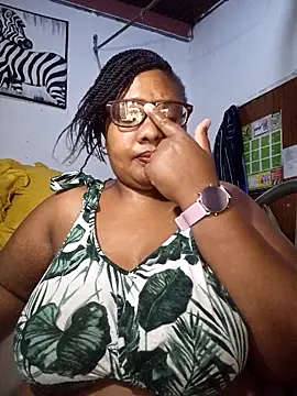 Snapshot of YELLOW_BONE chatting on February 19, 8:38 pm YELLOW BONE online show from February 19, 8:38 pm