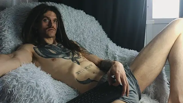 Snapshot of TechnoJesus chatting on January 18, 11:14 am TechnoJesus online show from January 18, 11:14 am