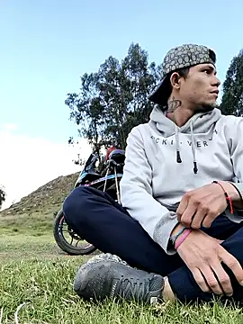 Snapshot of Juam22 chatting on December 20, 9:44 pm Juam22 online show from December 20, 9:44 pm