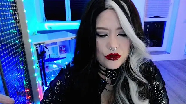 Snapshot of wickedxqueen chatting on March 22, 9:29 pm wickedxqueen online show from March 22, 9:29 pm