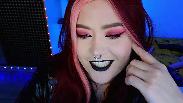 wickedxqueen online show from May 3, 5:08 pm