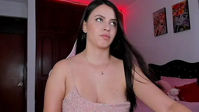 Sara Squirting Heels online show from June 4, 9:32 pm