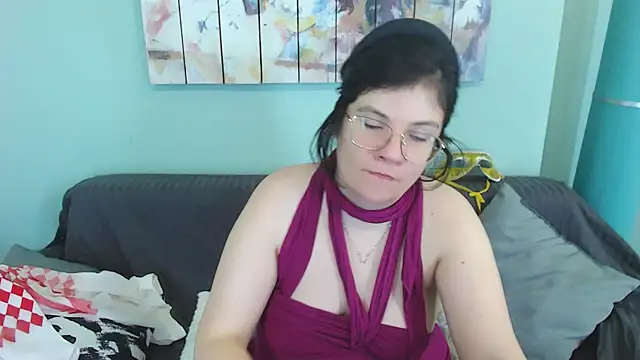 Snapshot of EverlyRays chatting on February 11, 1:30 pm EverlyRays online show from February 11, 1:30 pm
