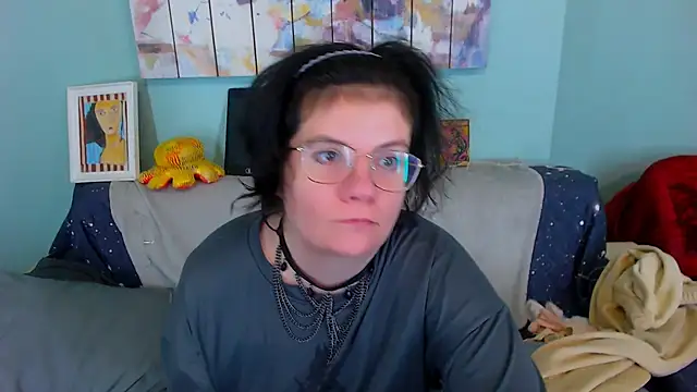 EverlyRays online show from January 10, 3:58 pm