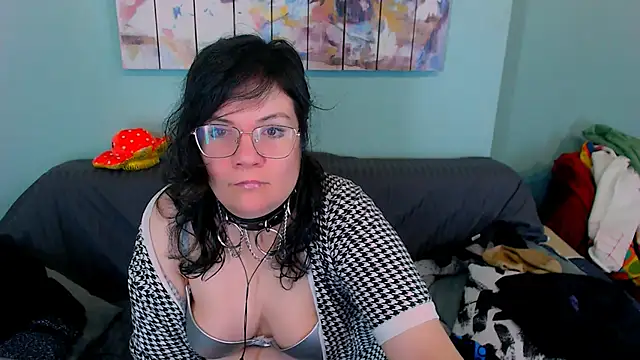 EverlyRays online show from April 2, 7:06 am