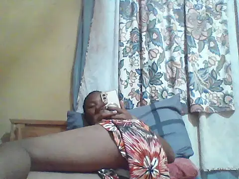 Snapshot of Smillie_prety chatting on July 4, 6:03 pm Smillie prety online show from July 4, 6:03 pm