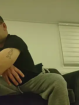 steviebigdick1992 online show from November 5, 6:19 pm