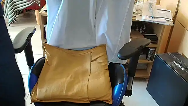 Snapshot of angelgarcia269 chatting on November 3, 11:11 am angelgarcia269 online show from November 3, 11:11 am