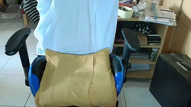 Snapshot of angelgarcia269 chatting on November 4, 11:53 am angelgarcia269 online show from November 4, 11:53 am