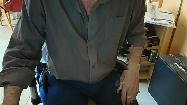 Snapshot of angelgarcia269 chatting on November 5, 11:54 am angelgarcia269 online show from November 5, 11:54 am