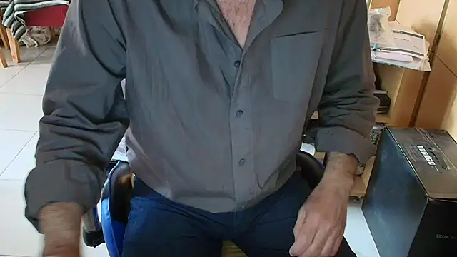 Snapshot of angelgarcia269 chatting on November 8, 11:10 am angelgarcia269 online show from November 8, 11:10 am