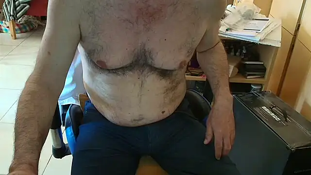 Snapshot of angelgarcia269 chatting on November 11, 12:05 pm angelgarcia269 online show from November 11, 12:05 pm