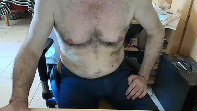 Snapshot of angelgarcia269 chatting on November 15, 2:02 pm angelgarcia269 online show from November 15, 2:02 pm