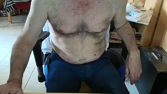 Snapshot of angelgarcia269 chatting on November 16, 12:00 pm angelgarcia269 online show from November 16, 12:00 pm