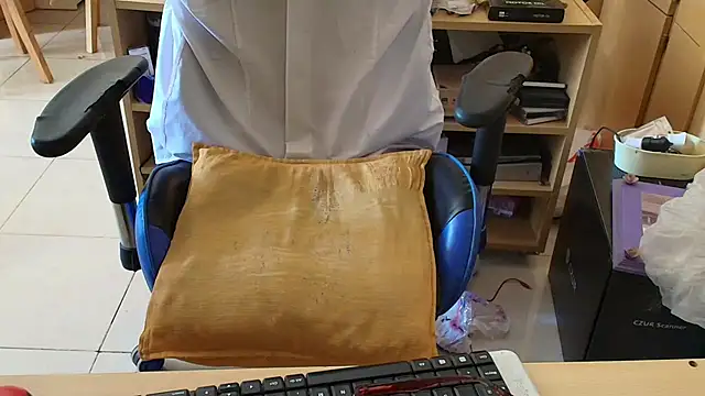 Snapshot of angelgarcia269 chatting on December 16, 11:59 am angelgarcia269 online show from December 16, 11:59 am