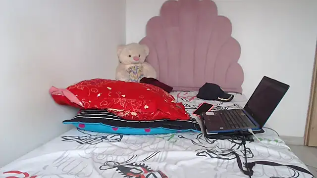 lady hot2xx online show from November 4, 4:28 pm