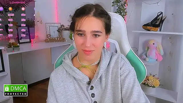 Snapshot of _Eliizabeth_ chatting on October 13, 8:53 pm Eliizabeth online show from October 13, 8:53 pm