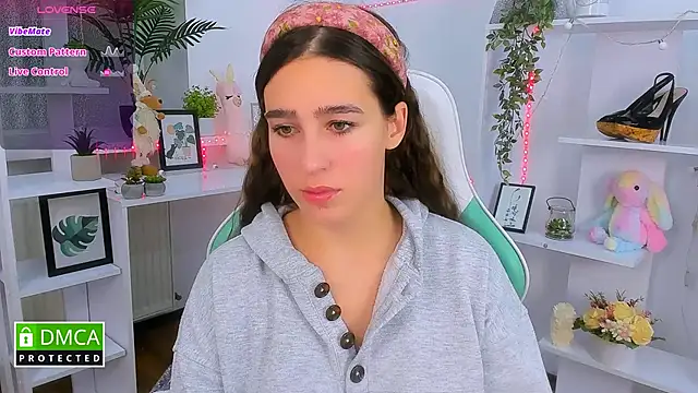 Snapshot of _Eliizabeth_ chatting on October 14, 8:53 pm Eliizabeth online show from October 14, 8:53 pm