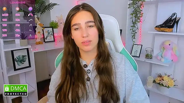 Snapshot of _Eliizabeth_ chatting on October 23, 9:46 pm Eliizabeth online show from October 23, 9:46 pm