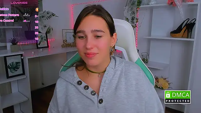 Snapshot of _Eliizabeth_ chatting on October 31, 10:33 pm Eliizabeth online show from October 31, 10:33 pm