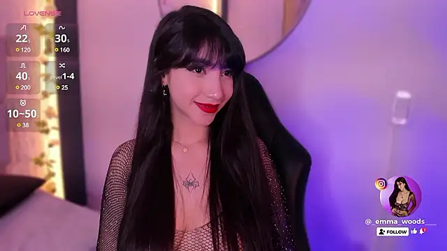 emma woods  online show from December 5, 3:28 pm