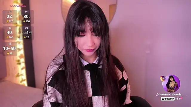 emma woods  online show from December 6, 12:16 pm