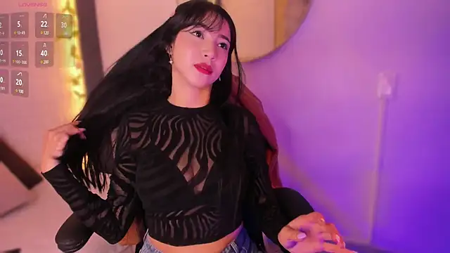 emma woods  online show from December 27, 12:34 pm