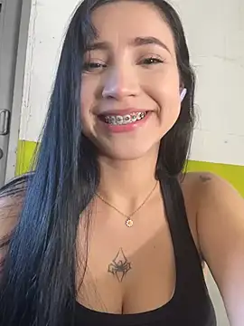 emma woods  online show from January 6, 9:11 pm