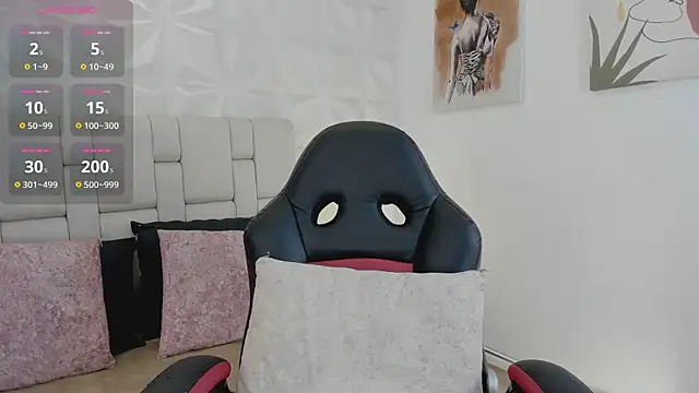 emma woods  online show from October 15, 8:53 pm