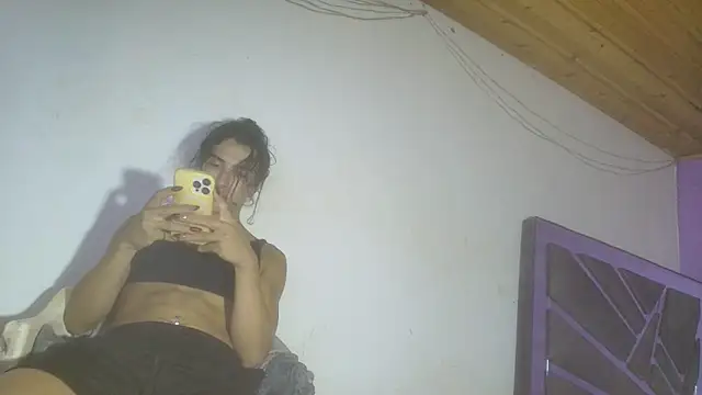 Snapshot of roxana_collins chatting on October 21, 3:51 am roxana collins online show from October 21, 3:51 am