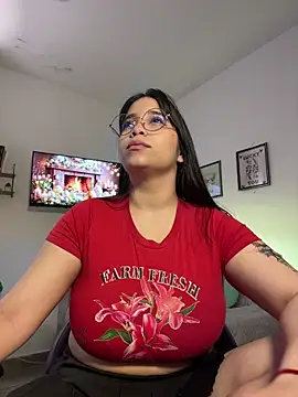 tati reyess online show from March 30, 1:01 pm