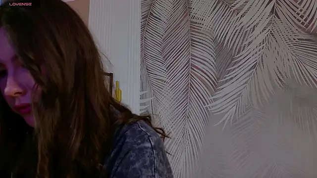 Snapshot of Marie_Diaze chatting on June 21, 5:10 am Marie Diaze online show from June 21, 5:10 am