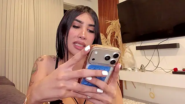Snapshot of GarciaMilu chatting on June 6, 3:22 am GarciaMilu online show from June 6, 3:22 am
