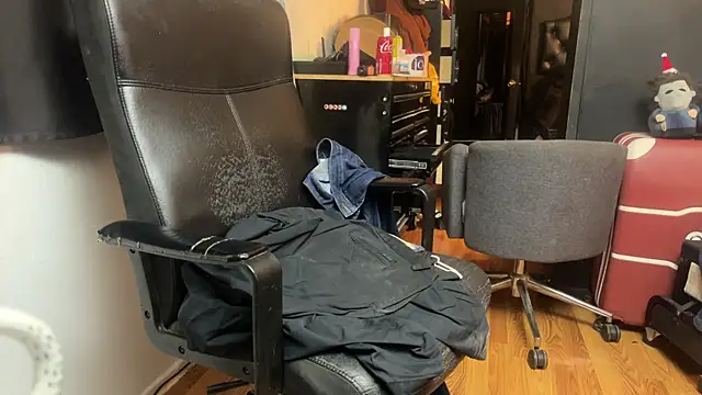 leanjamesdean online show from December 15, 2:38 am