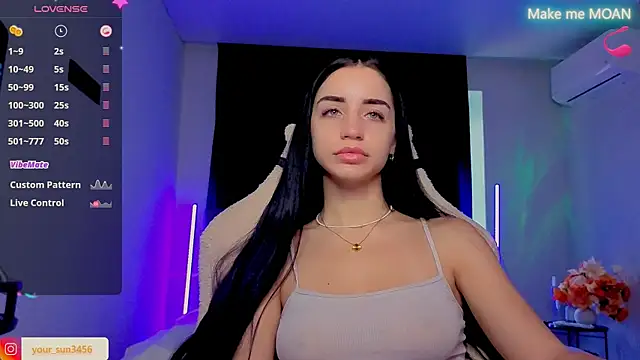 Snapshot of Kemi__Jordan chatting on November 10, 8:13 am Kemi Jordan online show from November 10, 8:13 am