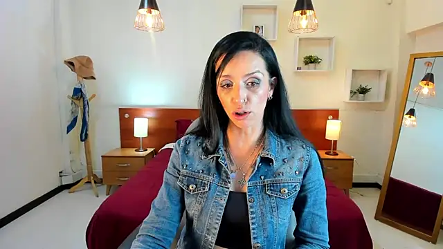 Kristen Garner online show from February 11, 9:14 pm