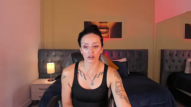 Kristen Garner online show from March 19, 9:05 pm