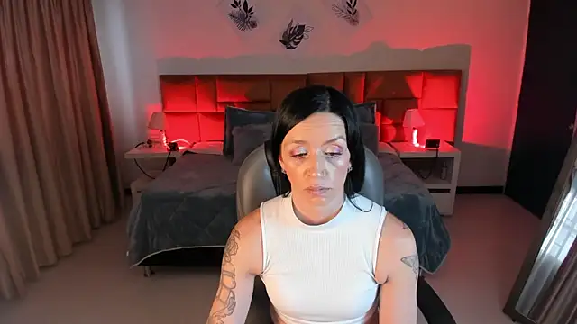 Kristen Garner online show from September 26, 8:13 pm