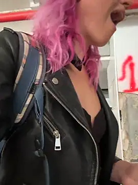 Snapshot of Dina-Light chatting on February 15, 2:44 pm Dina-Light online show from February 15, 2:44 pm