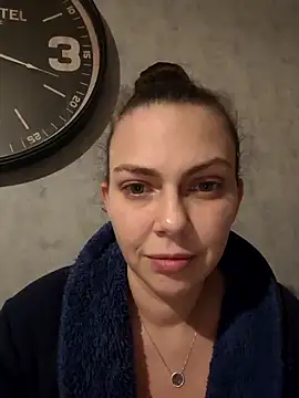 LEAsquirt91 online show from February 11, 8:20 pm