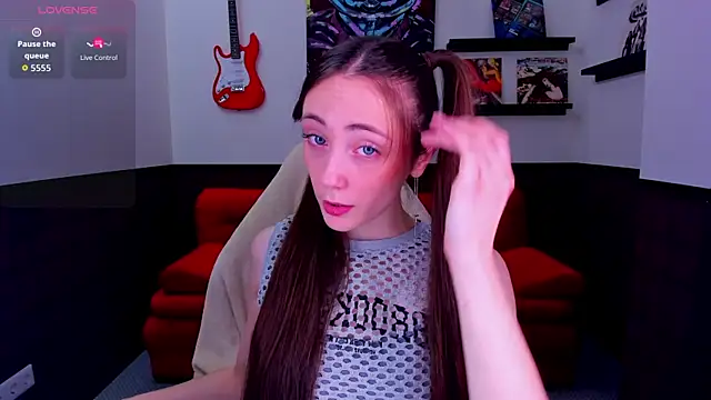 Snapshot of Lexi_Split chatting on June 24, 2:43 am Lexi Split online show from June 24, 2:43 am