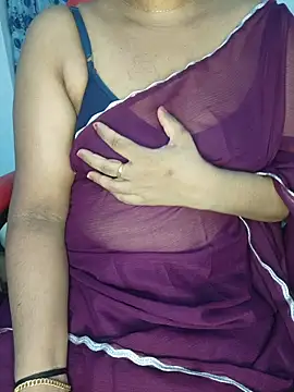 Snapshot of Malluivaniya chatting on June 24, 6:12 am Malluivaniya online show from June 24, 6:12 am